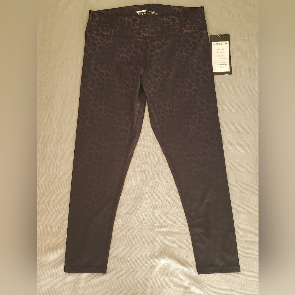 Vie Active Rockell 7/8 Charcoal Lepoard Print Leggings, XL